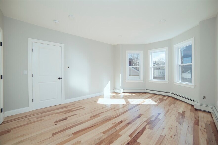 Building Photo - 14 Duffley Ct
