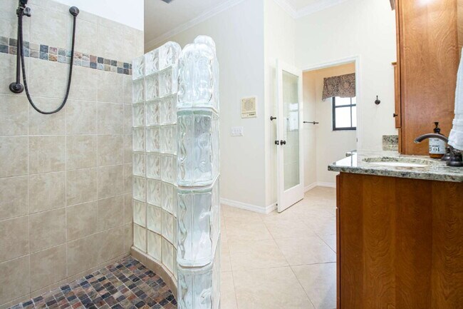 Building Photo - Palm Aire Fully Furnished Rental