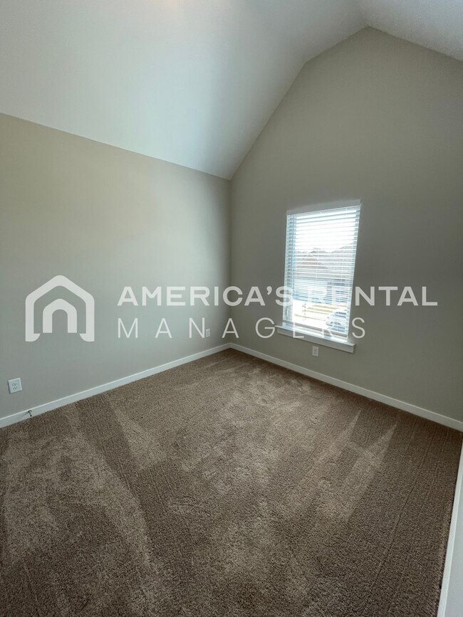 Building Photo - Home for Rent in Cullman, AL!! Available to view NOW!!! Sign a lease by 2/28 to receive HALF OFF ...