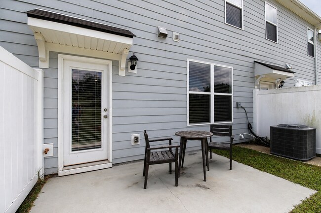 Building Photo - 212 Dale Mires Ln
