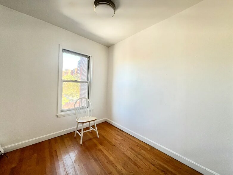 Building Photo - 846 Huntington Ave