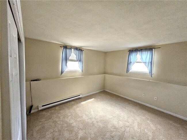 Building Photo - 200 Manville Hill Rd