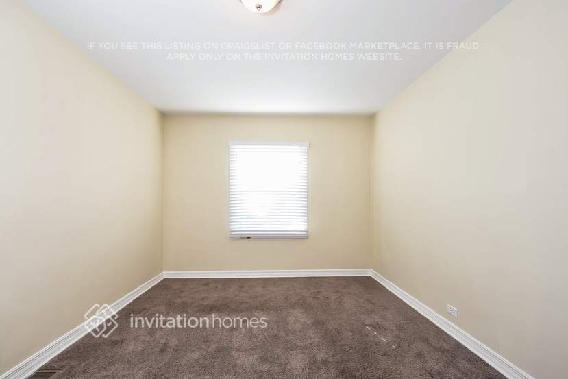 Building Photo - 4100 W 99th Pl