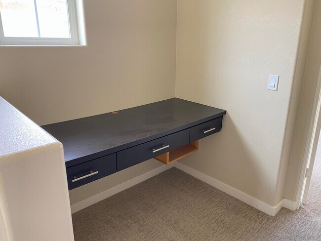 Building Photo - 7422 Sitio Montilla