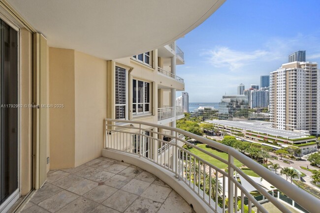 Primary Photo - 888 Brickell Key Dr