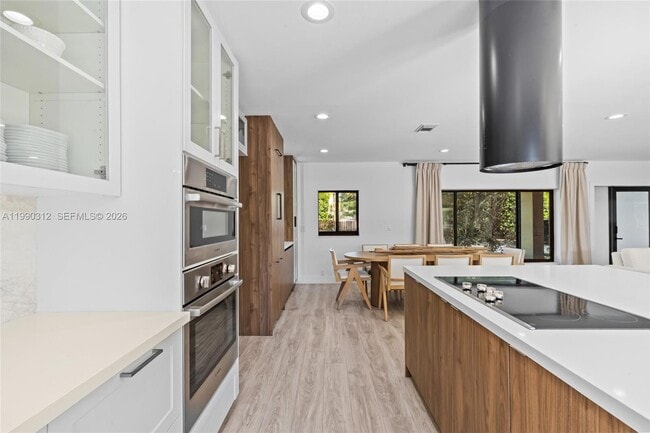 Building Photo - 116 W 1st Ct