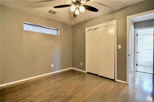 Building Photo - 10616 Greystone Ave