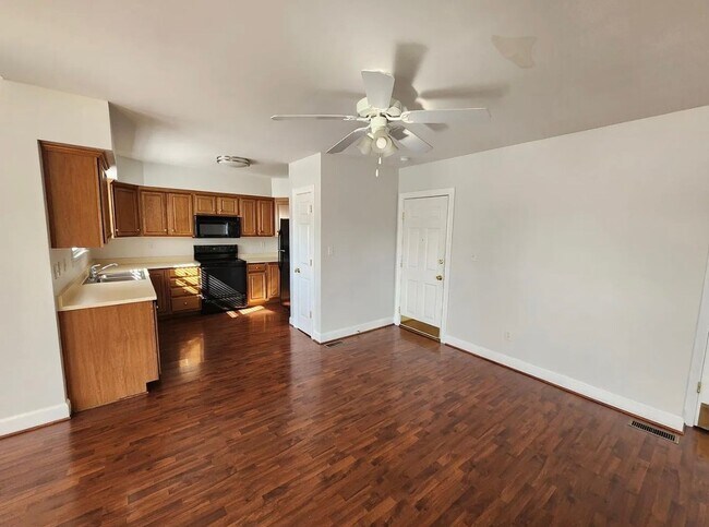 Building Photo - 4200 Blue Teal Pl