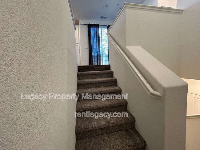 Building Photo - 3998 E Commerce Way