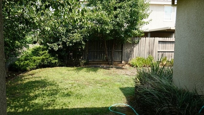Building Photo - Spacious 3 bedroom 2 bath home in Rancho Cordova!!