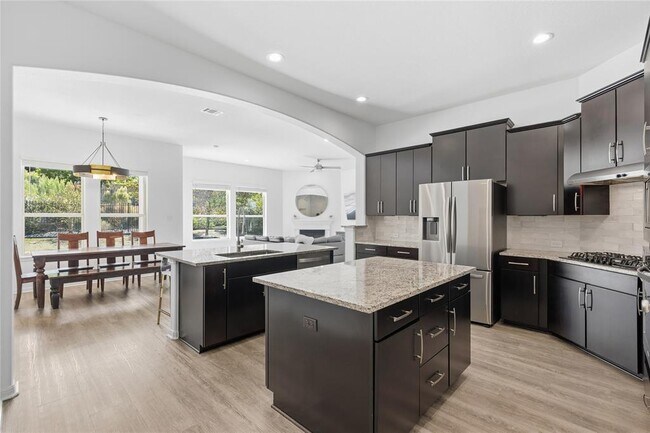 Building Photo - 5425 Texas Bluebell Dr