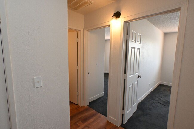 Building Photo - 1512 Cobb Ln