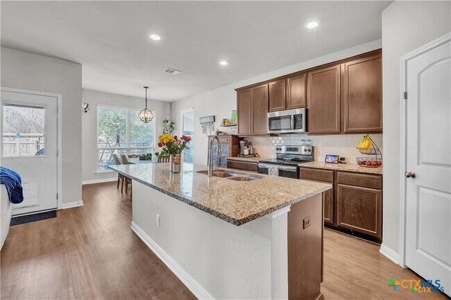 Building Photo - 5314 Fenton Ln