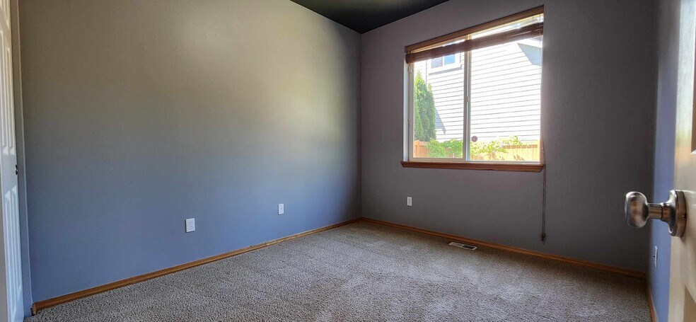 Building Photo - 12956 NE 200th Pl