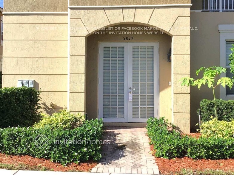 Building Photo - 5817 Hampton Hills Blvd