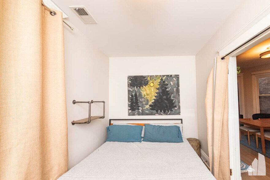 Building Photo - 1508 N Fairfield Ave