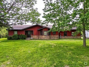 Building Photo - 3 Bedroom house