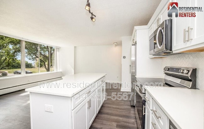 Building Photo - 1409 N Prospect Ave