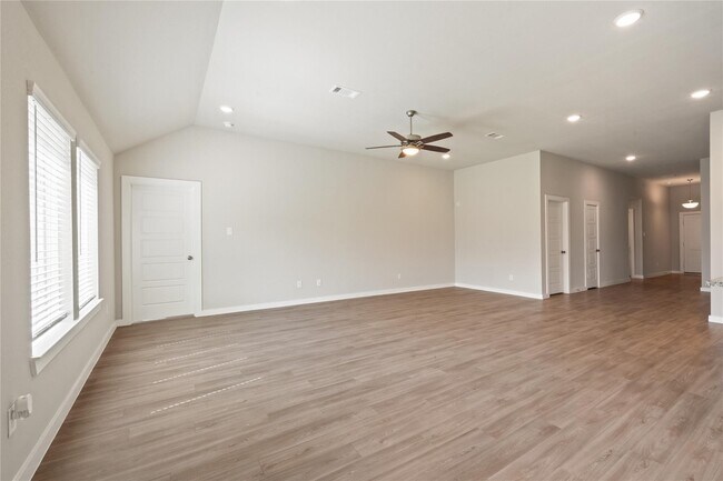 Building Photo - 8635 Jetty Glen Dr