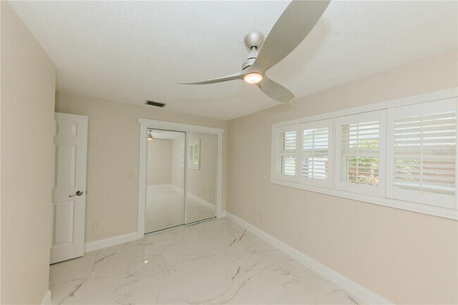 Building Photo - 1624 Sheffield Dr