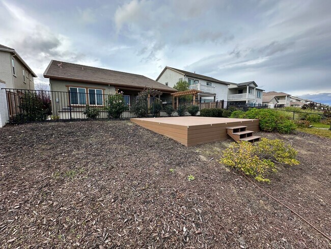 Building Photo - Stunning Lakefront River Islands Home