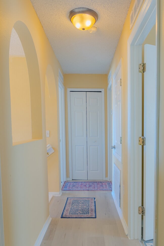 Building Photo - 274 Curtis Ave