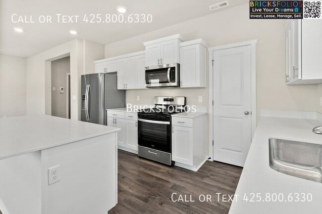 Building Photo - 1342 SW Pendleton Way
