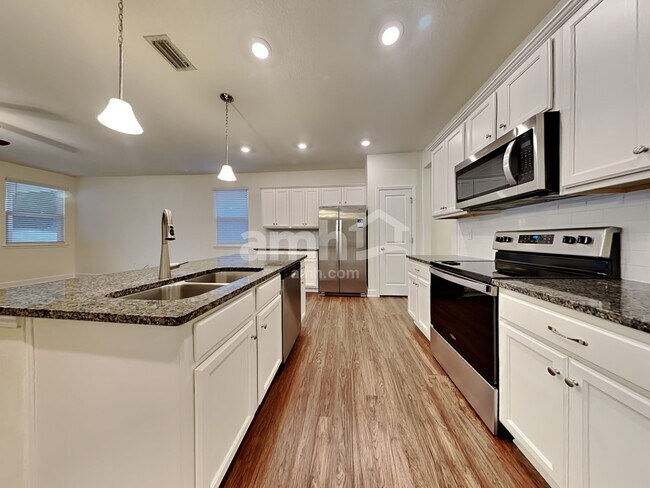 Building Photo - 105 Moultrie Crossing Ln