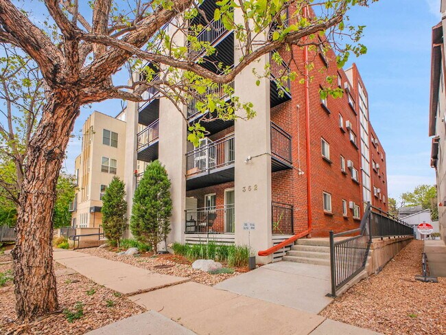 Primary Photo - $1,575 - 1 Bed 1 Bath Condo Available Near...