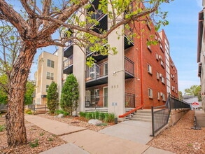 Building Photo - $1,625 - 1 Bed 1 Bath Condo Available Near...
