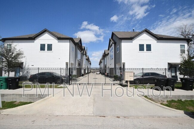Building Photo - 5904 Gardendale Dr