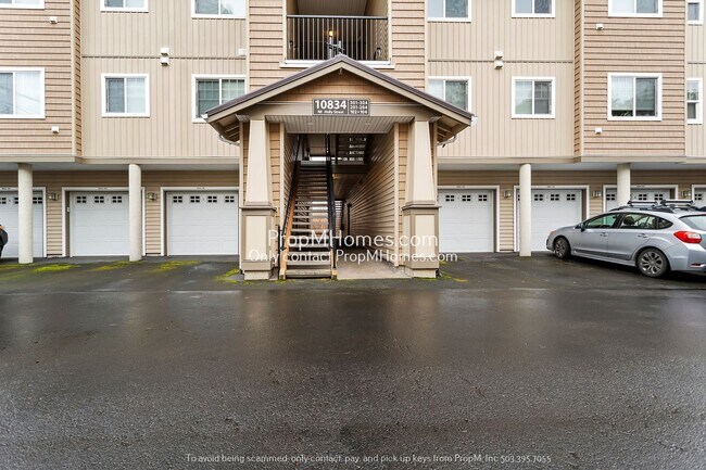 Building Photo - 10834 NE Holly St