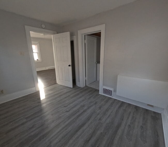Building Photo - 1301 N Meade St
