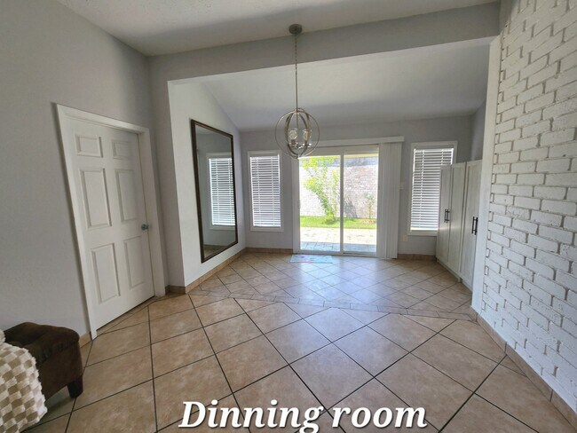 Building Photo - 16011 Glen Mar Dr