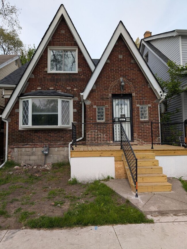 Primary Photo - 19137 Norwood-4 BEDS & 2 BATHS FOR RENT!