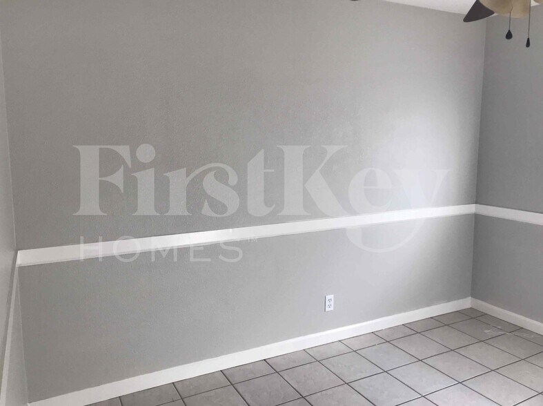 Building Photo - 9409 N 36th Dr