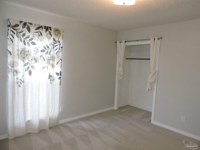 Building Photo - 2323 Silversides Loop