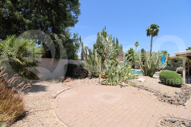 Building Photo - 9008 E Friess Dr