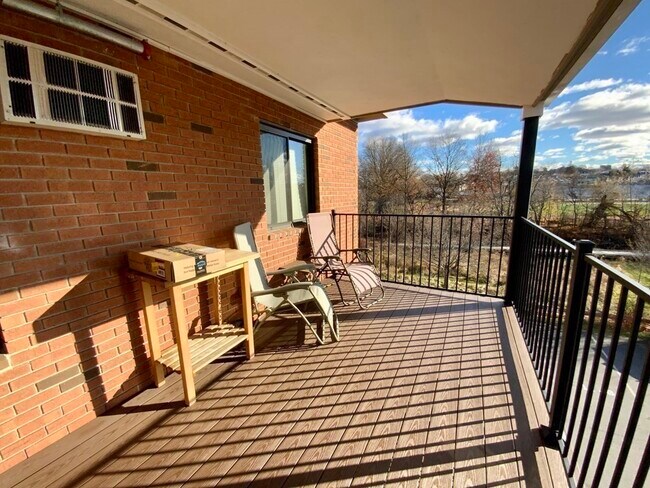 Building Photo - 10 Arizona Terrace