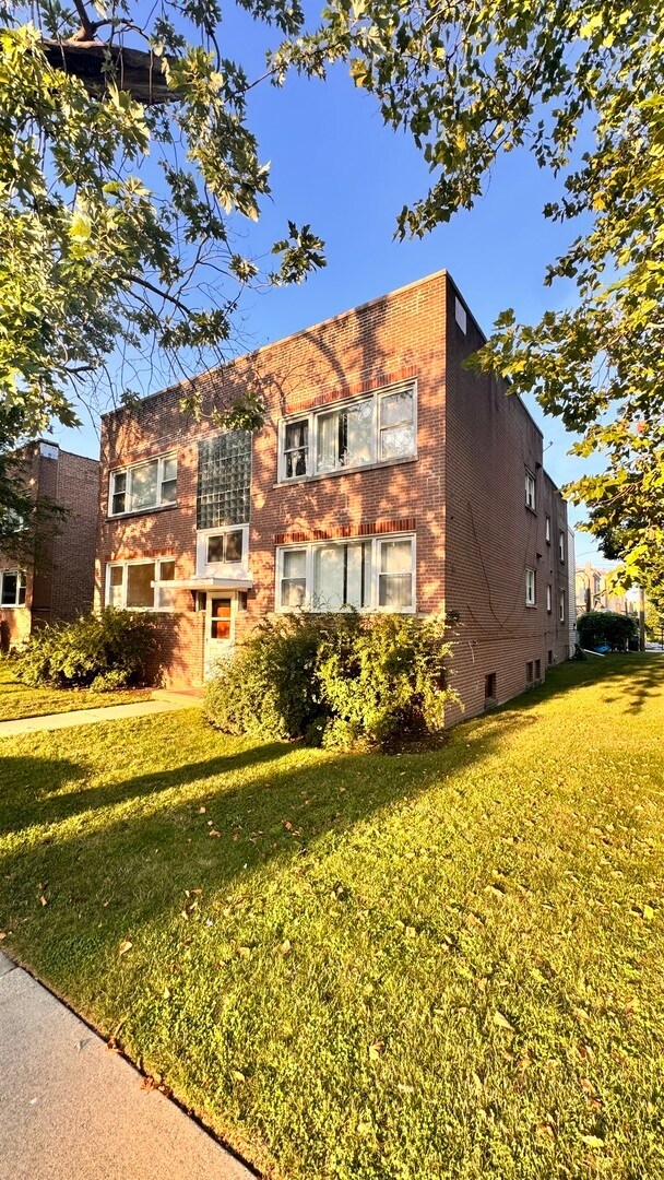 Primary Photo - 5501 N California Ave