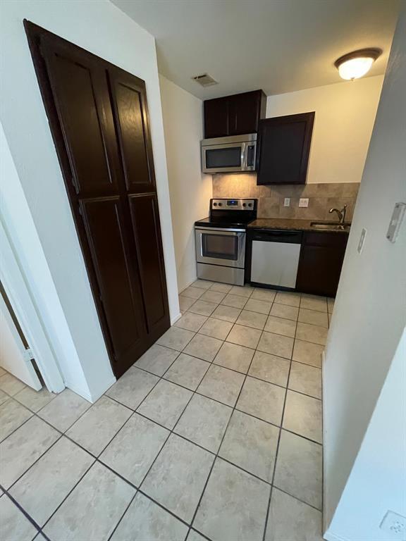 Building Photo - 4405 Avenue A
