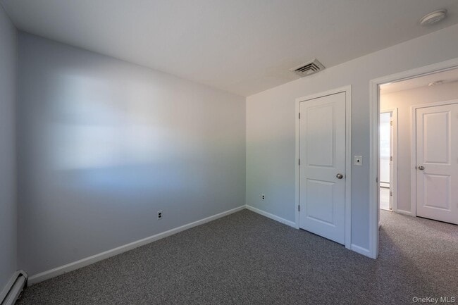 Building Photo - 831 Sycamore Ave