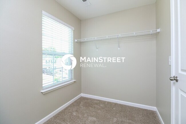 Building Photo - 3 Bedroom Pet-Friendly Home in Winston-Salem, NC with Main Street Renewal