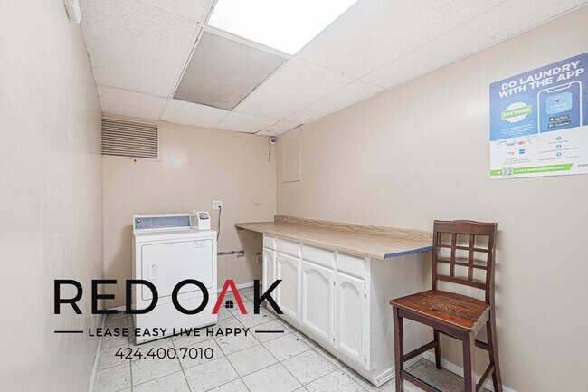 Building Photo - 733 S Coronado St