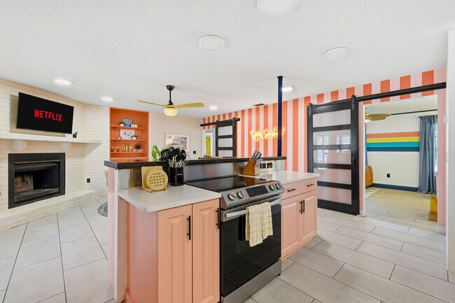 Building Photo - 428 46th St NW