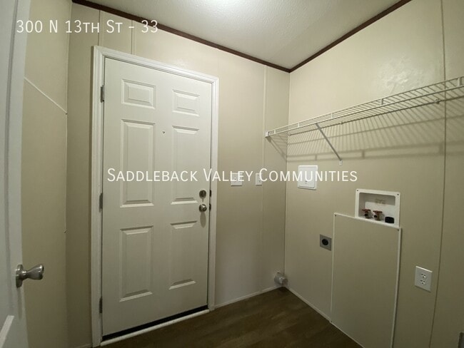 Building Photo - 300 N 13th St