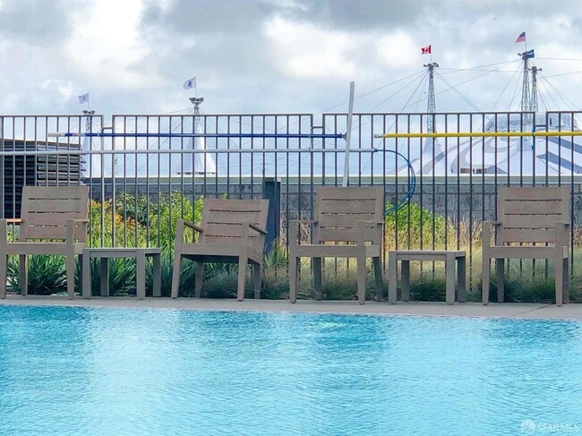 Building Photo - 1000 3rd St