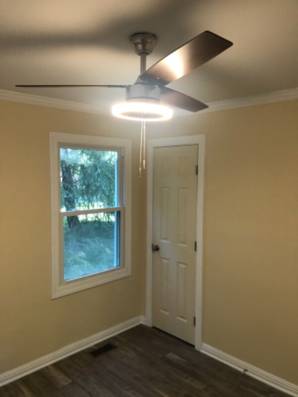 Building Photo - 406 Forest Cir