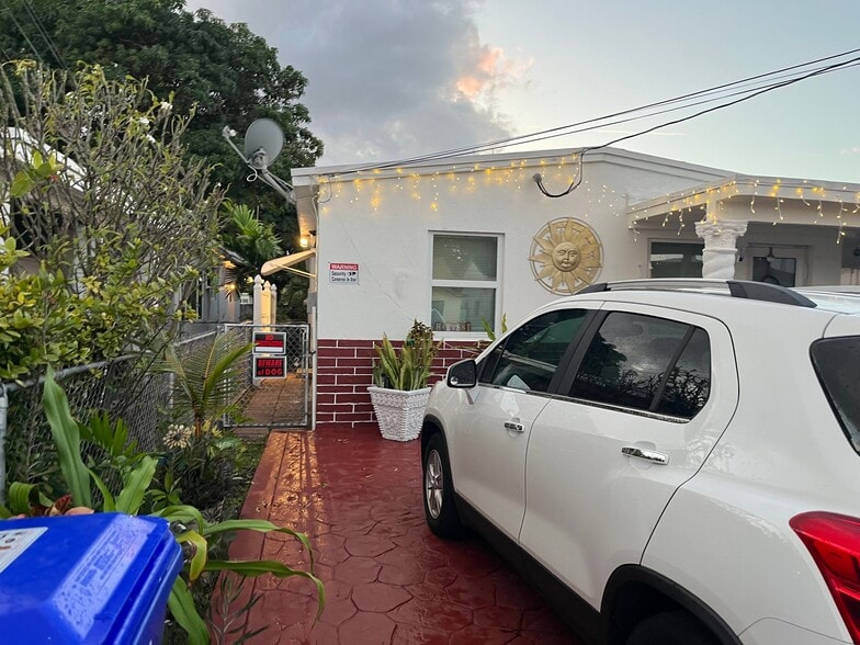 Building Photo - 360 NW 58th Ave