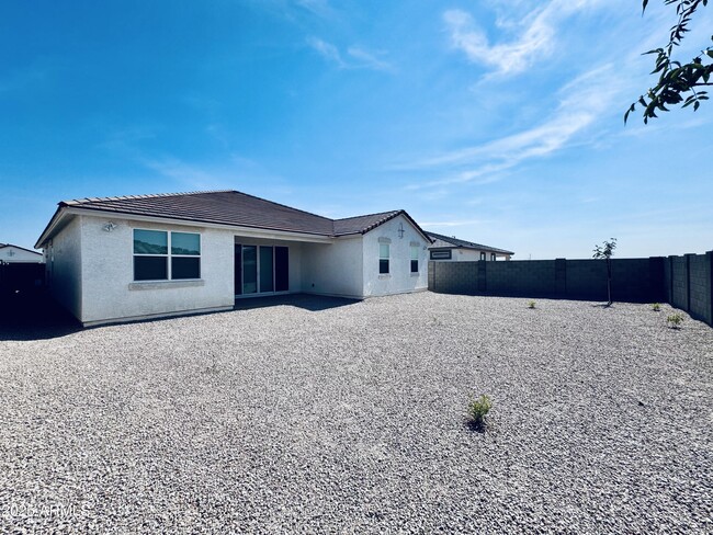 Building Photo - 15357 W Cottontail Ln